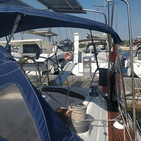 Hotel na wodzie Slalom-dufour 45 Classic *