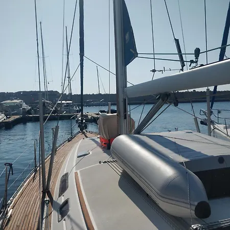 Hotel na wodzie Slalom-dufour 45 Classic